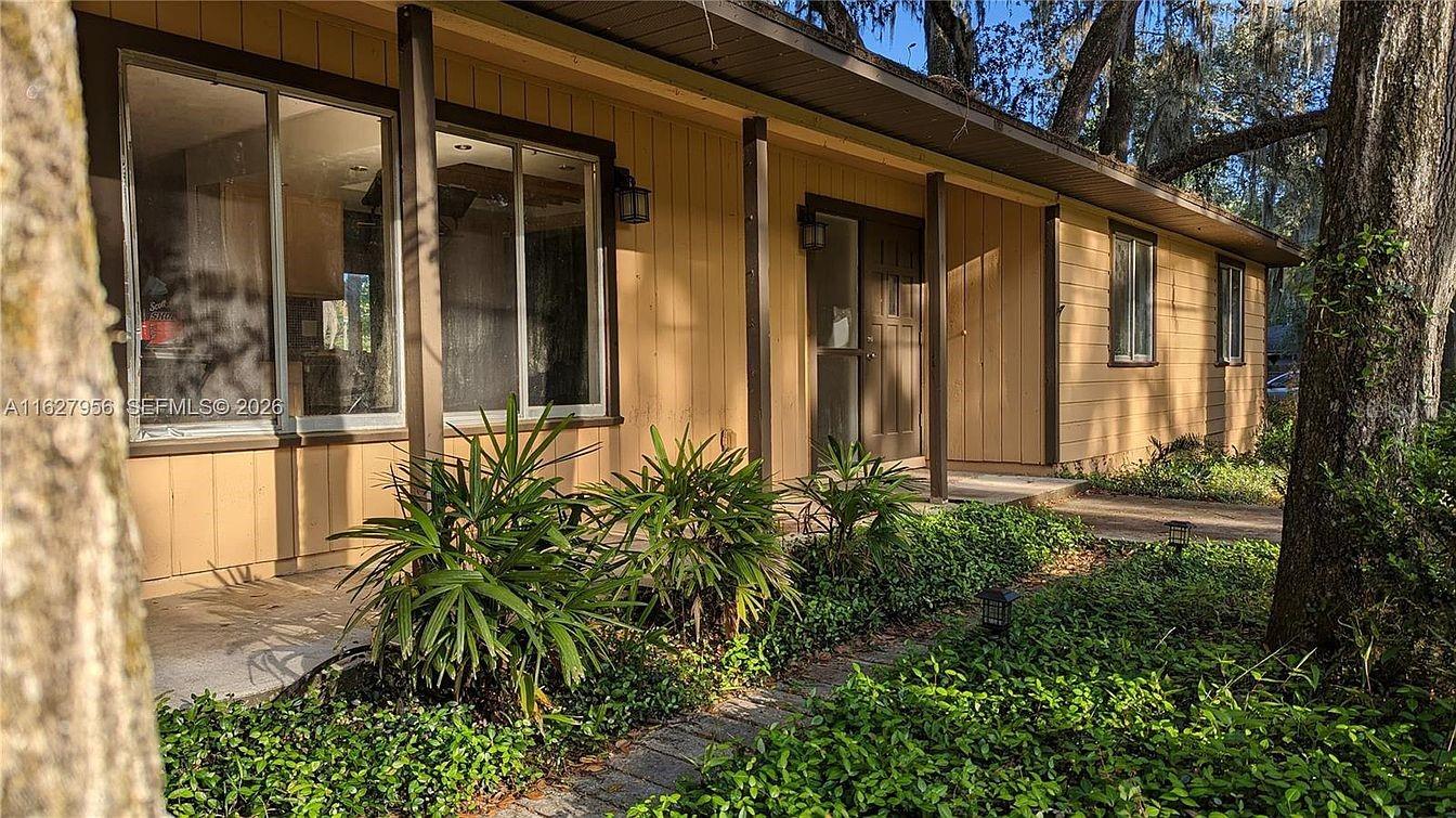 Single Family Residence in GAINESVILLE, FL - Daniel Dourado