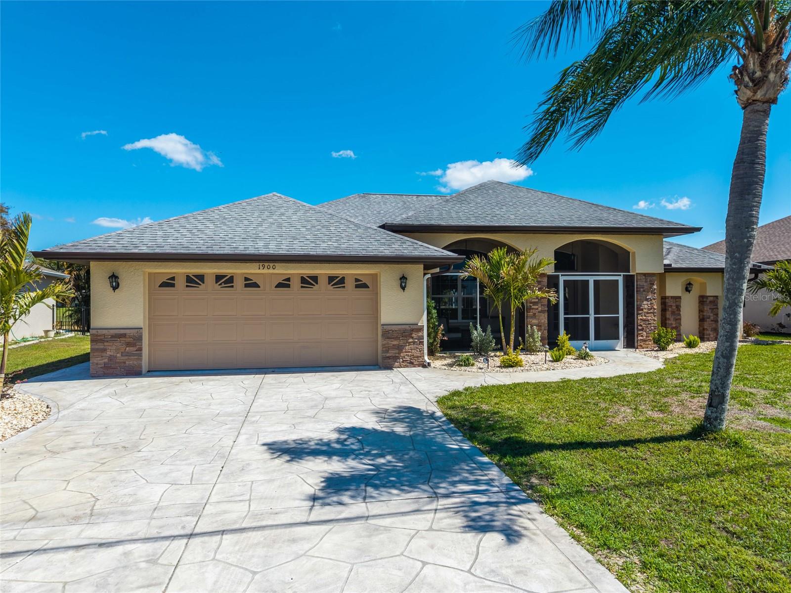 Single Family Residence em PUNTA GORDA, FL - Daniel Dourado