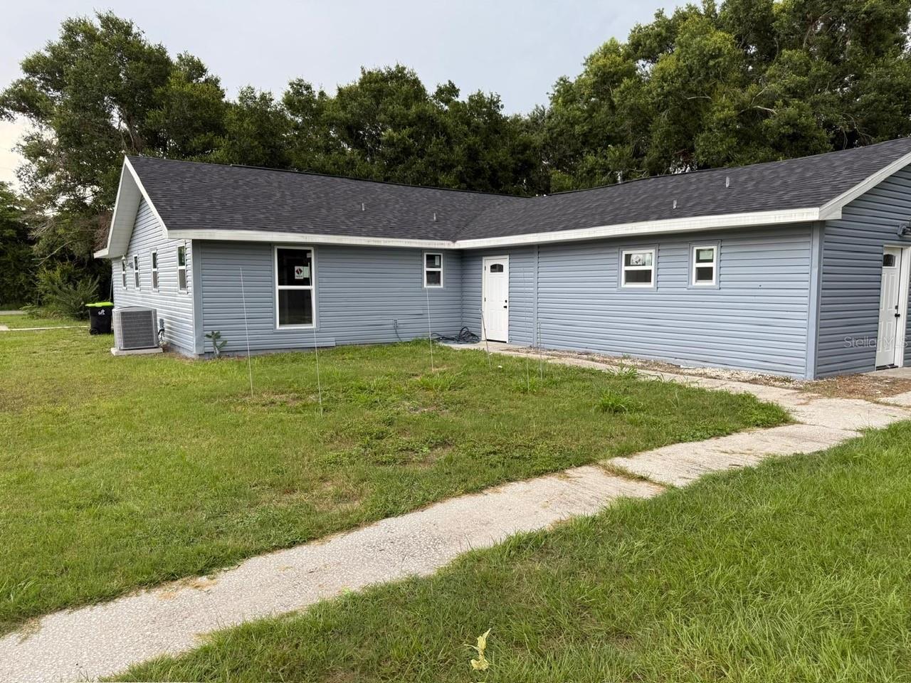 Single Family Residence em MASCOTTE, FL - Daniel Dourado