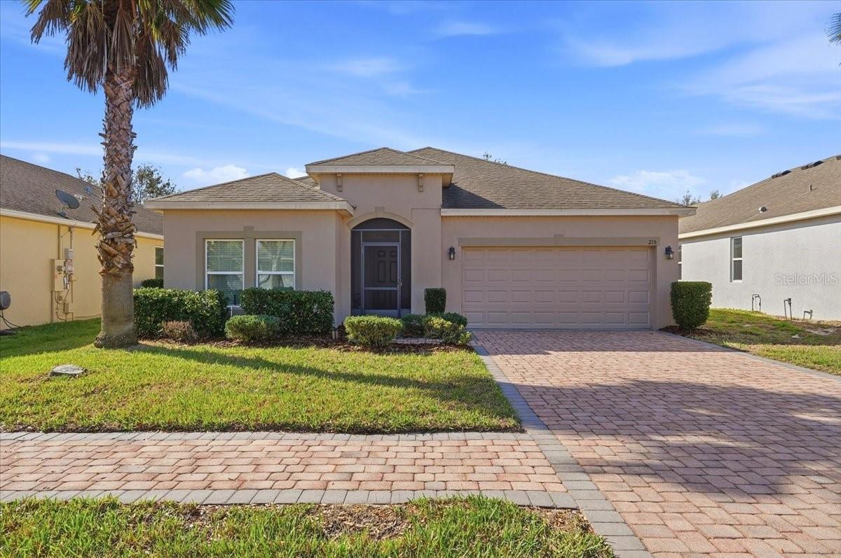Single Family Residence in DAVENPORT, FL - Daniel Dourado