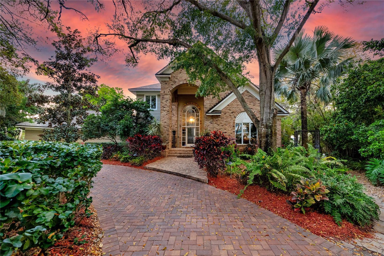 Single Family Residence in PALM HARBOR, FL - Daniel Dourado