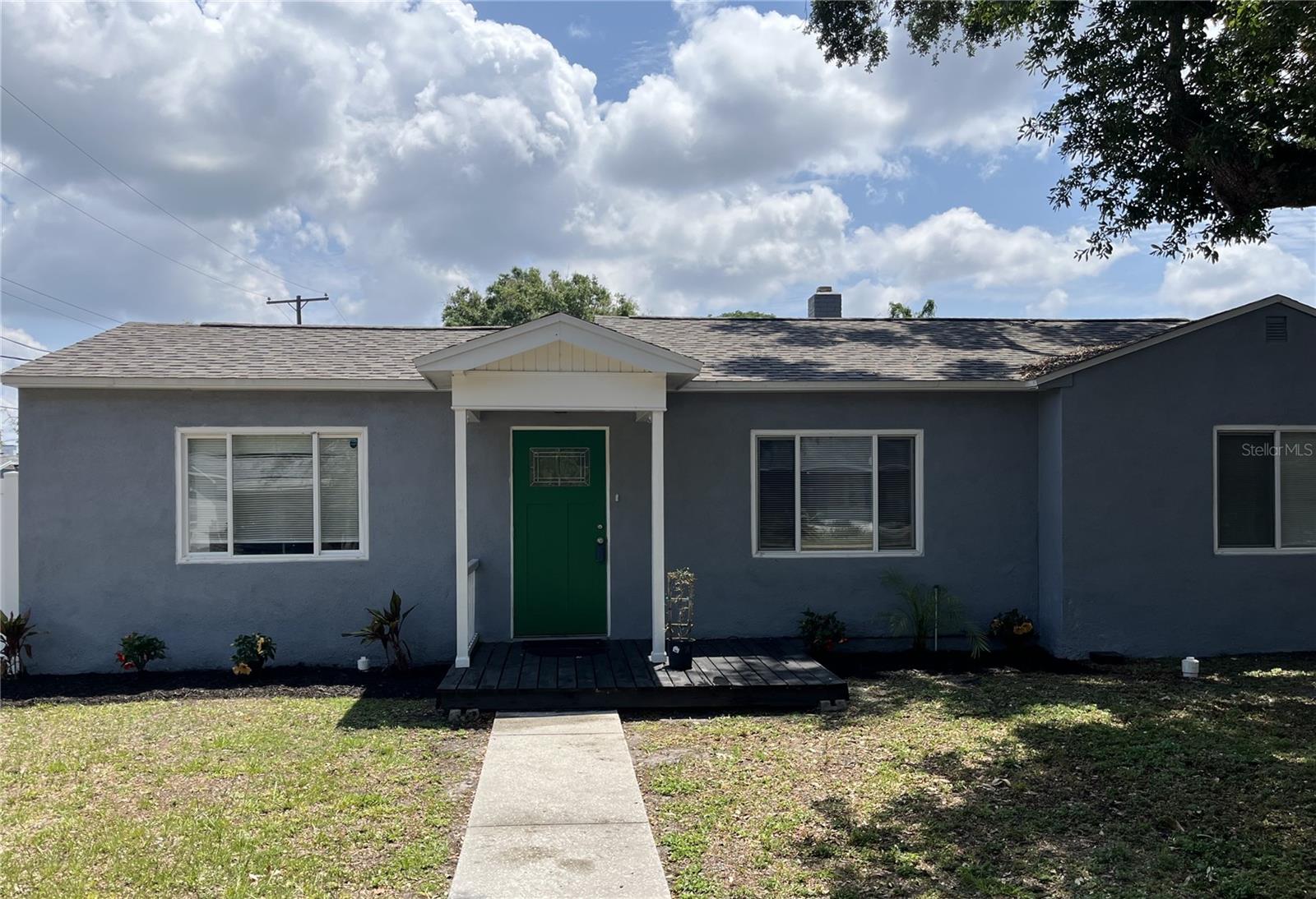 Single Family Residence in TAMPA, FL - Daniel Dourado