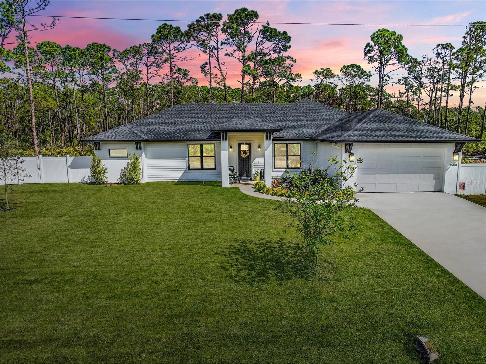 Single Family Residence in PORT CHARLOTTE, FL - Daniel Dourado