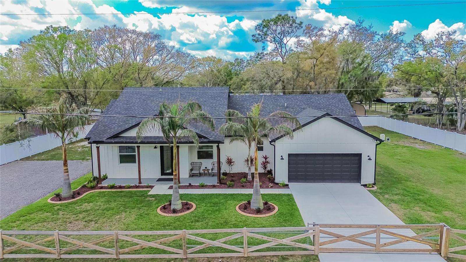 Single Family Residence in PLANT CITY, FL - Daniel Dourado