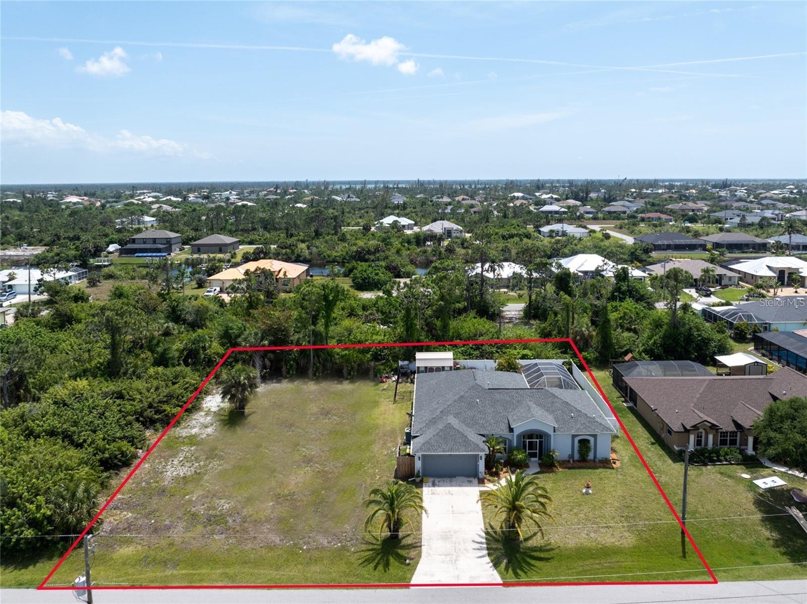 Single Family Residence in PORT CHARLOTTE, FL - Daniel Dourado