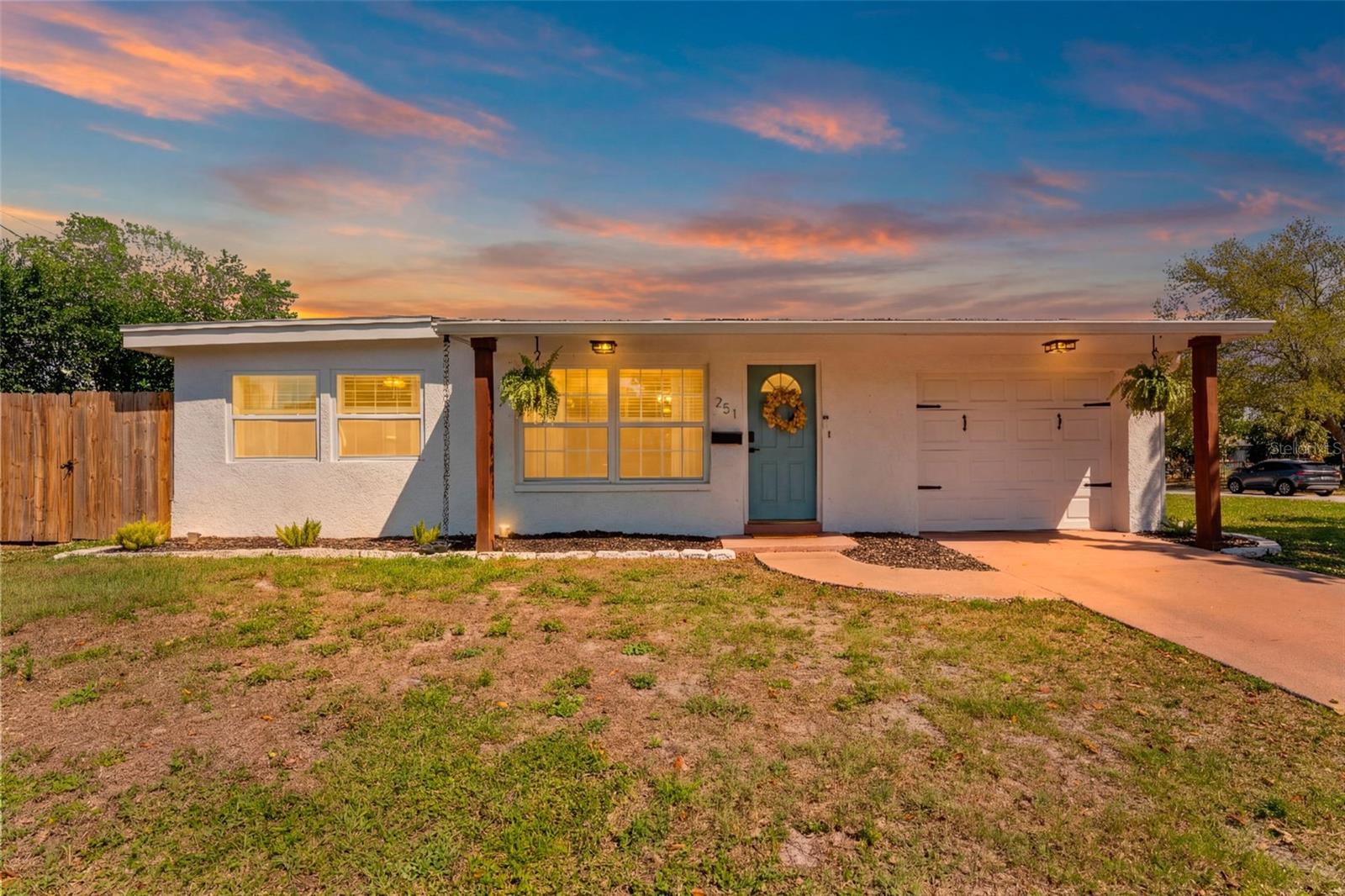 Single Family Residence in ST PETERSBURG, FL - Daniel Dourado