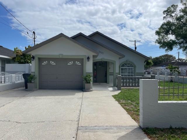 Single Family Residence in TAMPA, FL - Daniel Dourado