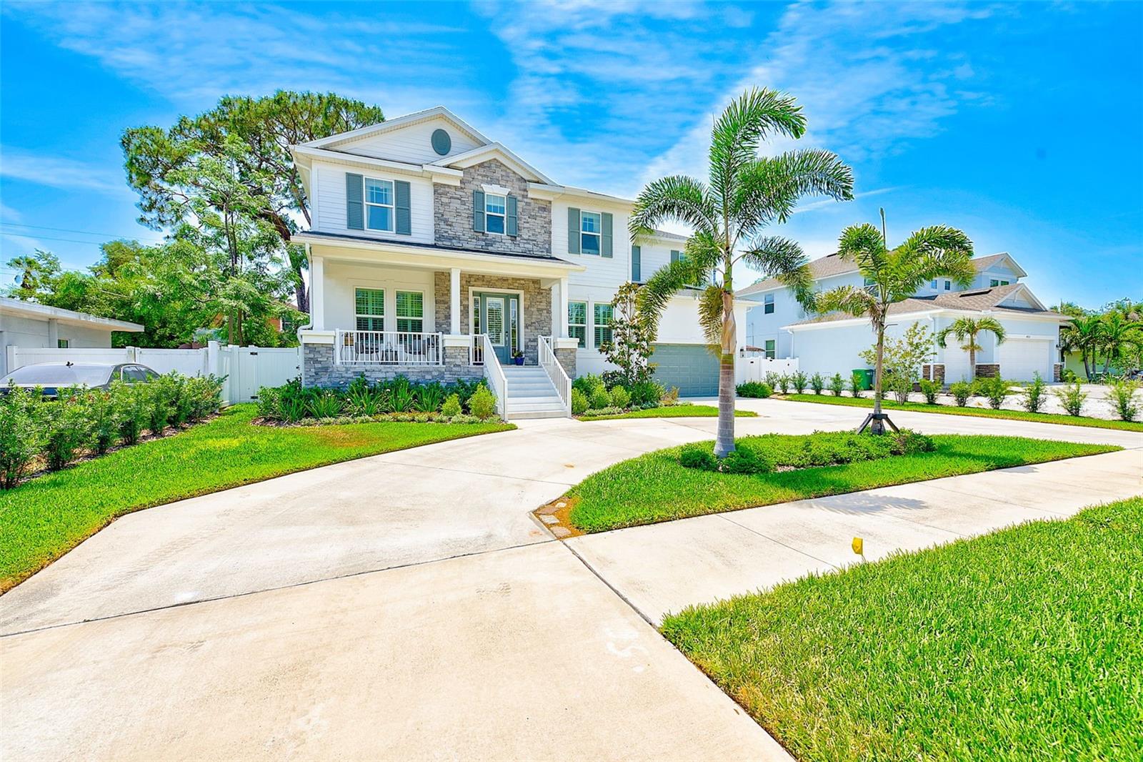 Single Family Residence in TAMPA, FL - Daniel Dourado