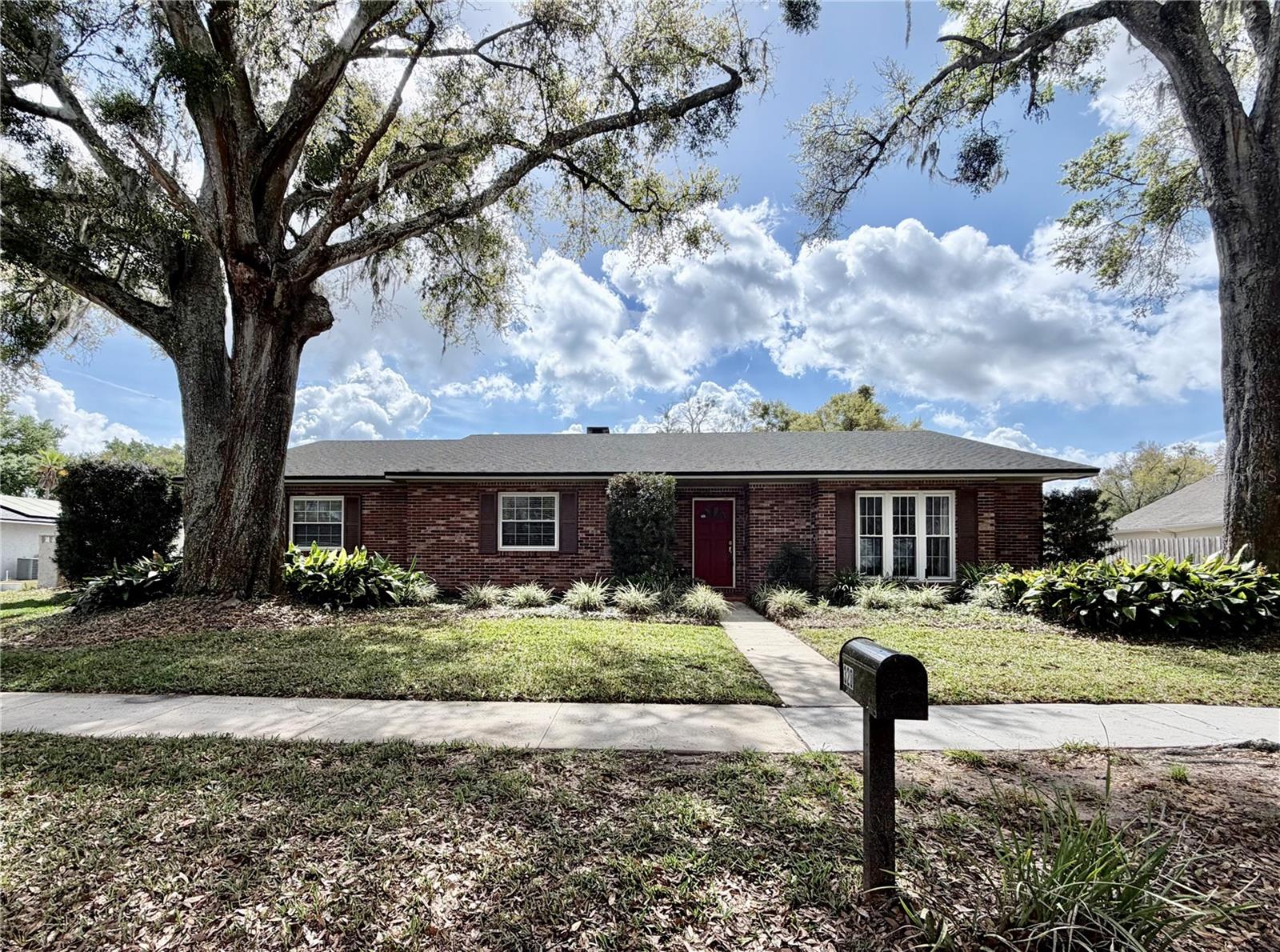 Single Family Residence in MAITLAND, FL - Daniel Dourado