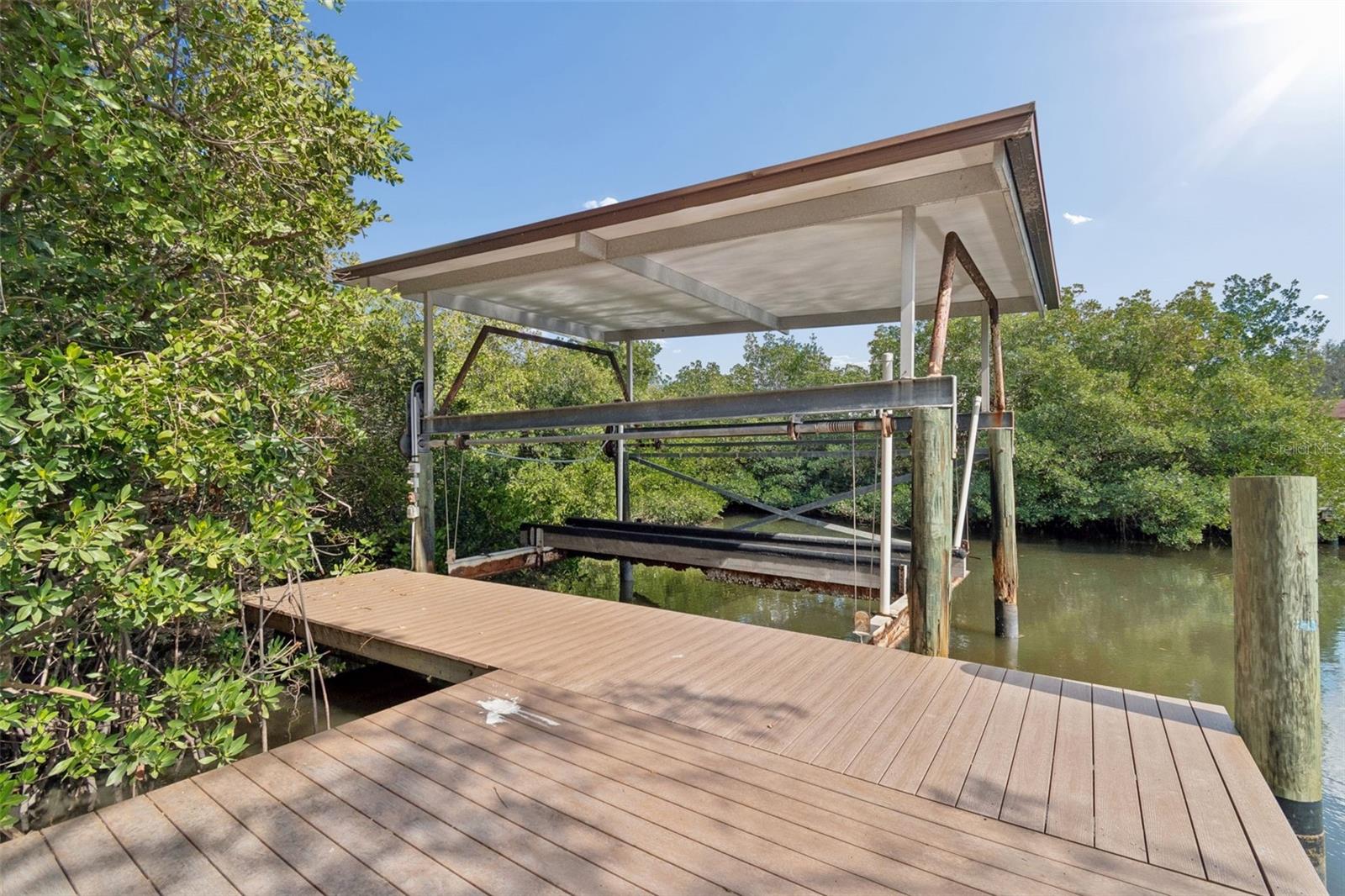Single Family Residence in TAMPA, FL - Daniel Dourado