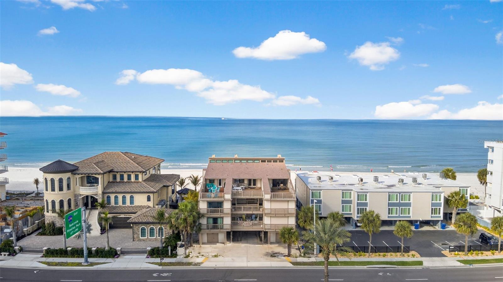 Condominium em INDIAN SHORES, FL - Daniel Dourado