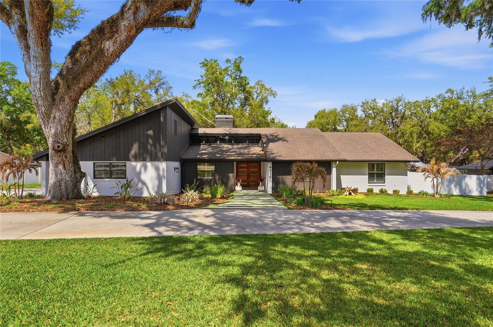 Single Family Residence in BARTOW, FL - Daniel Dourado