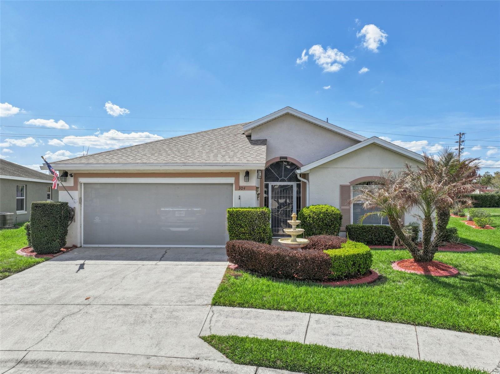 Single Family Residence in LAKE WALES, FL - Daniel Dourado
