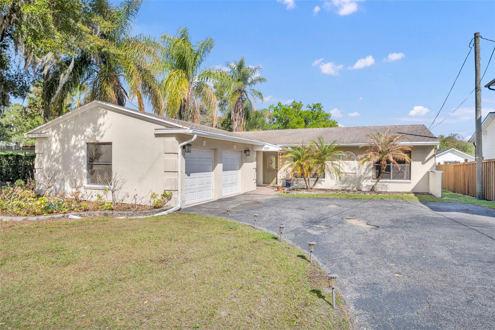 Single Family Residence in ORLANDO, FL - Daniel Dourado