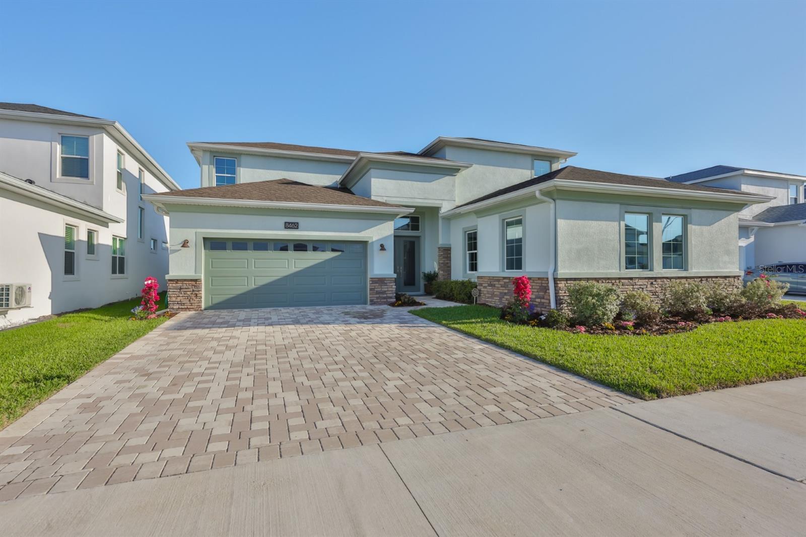 Single Family Residence in WESLEY CHAPEL, FL - Daniel Dourado
