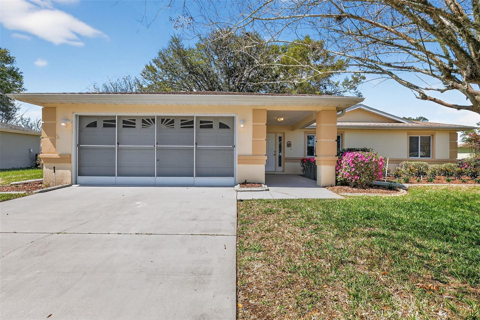 Single Family Residence in OCALA, FL - Daniel Dourado