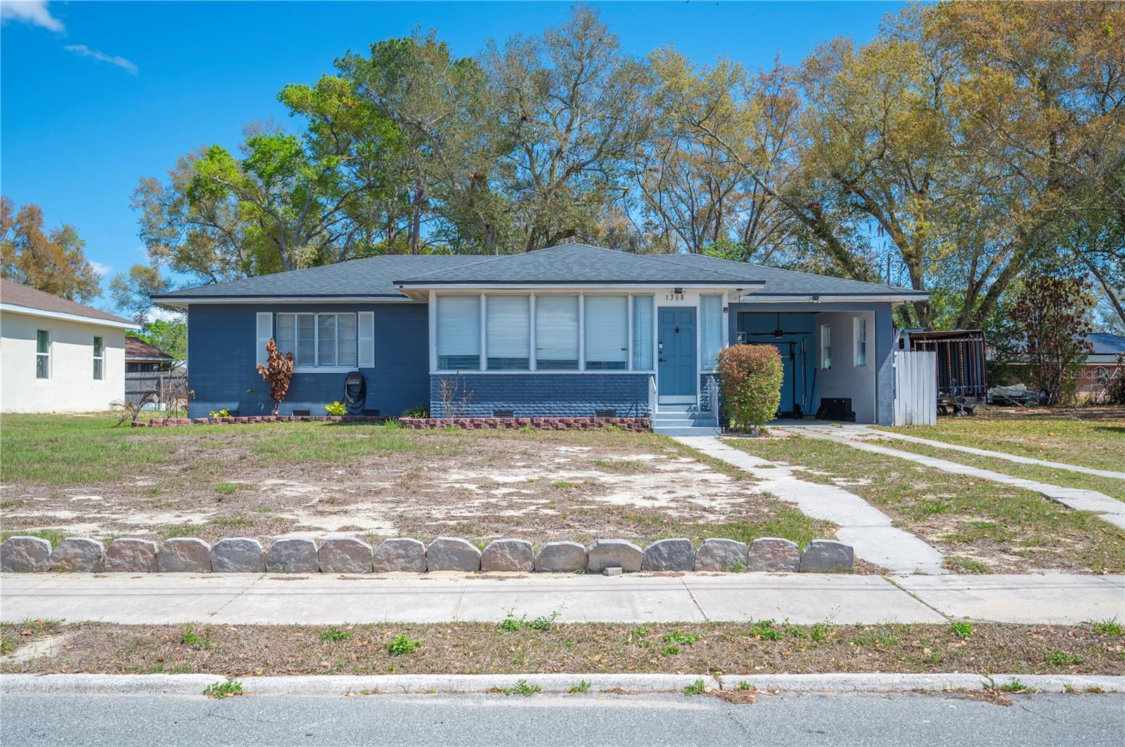 Single Family Residence in AUBURNDALE, FL - Daniel Dourado