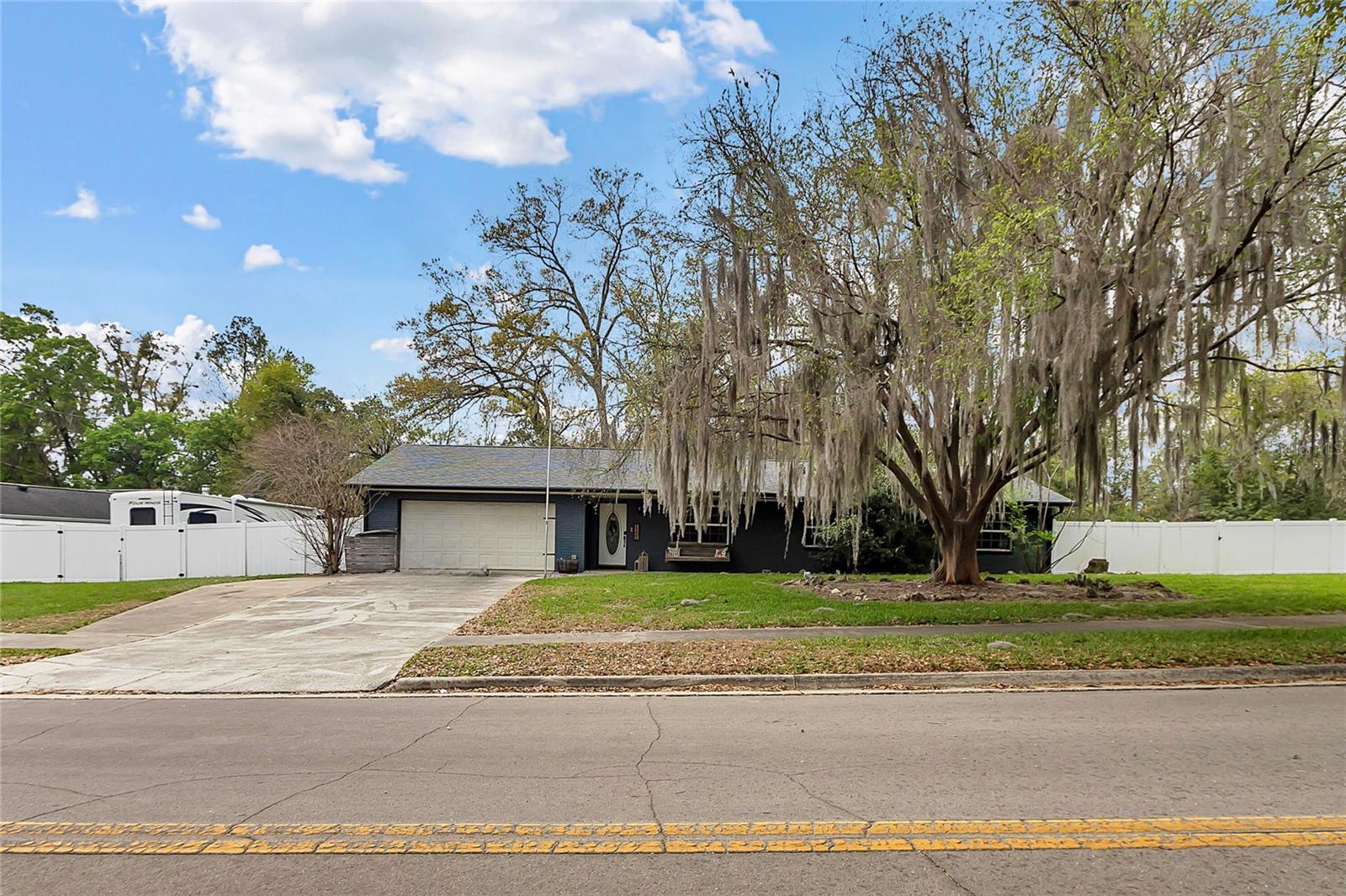 Single Family Residence in OCALA, FL - Daniel Dourado