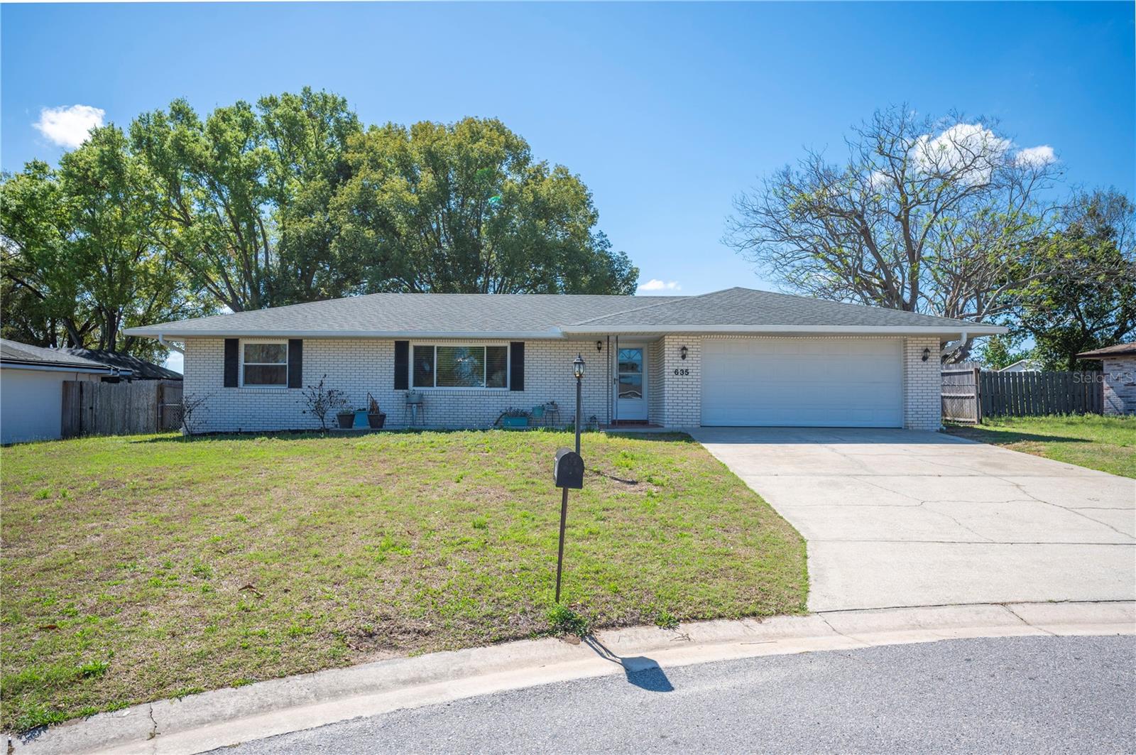 Single Family Residence in LAKE ALFRED, FL - Daniel Dourado