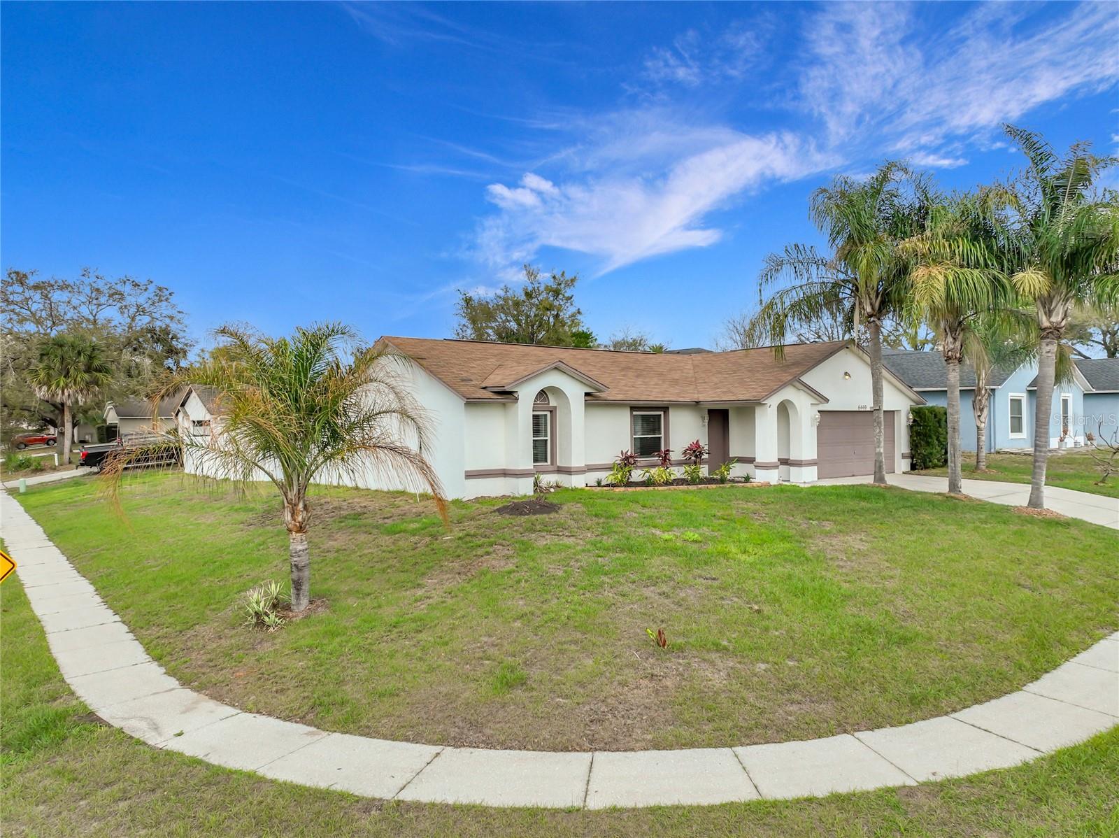 Single Family Residence in ORLANDO, FL - Daniel Dourado