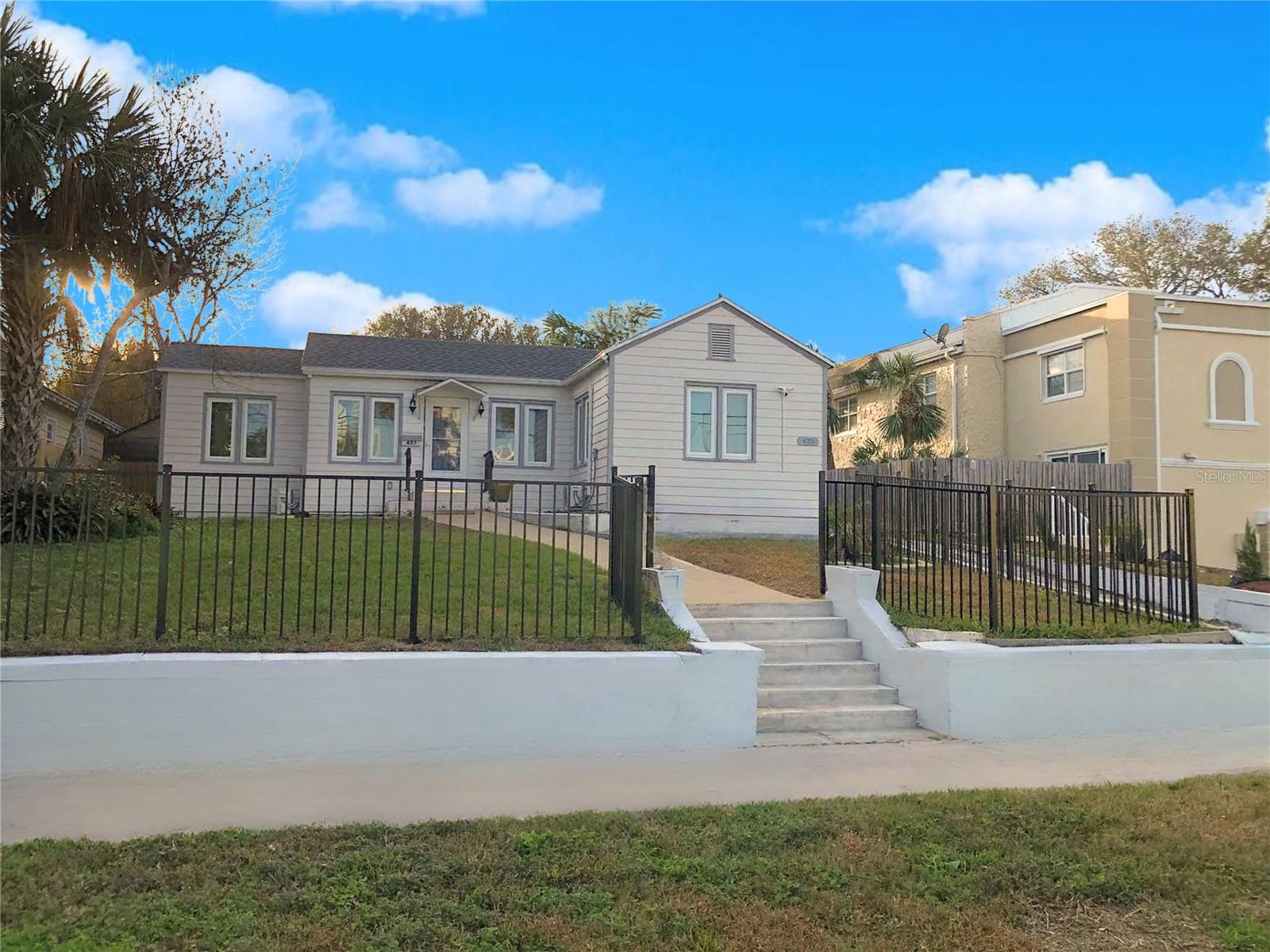 Single Family Residence in DAYTONA BEACH, FL - Daniel Dourado