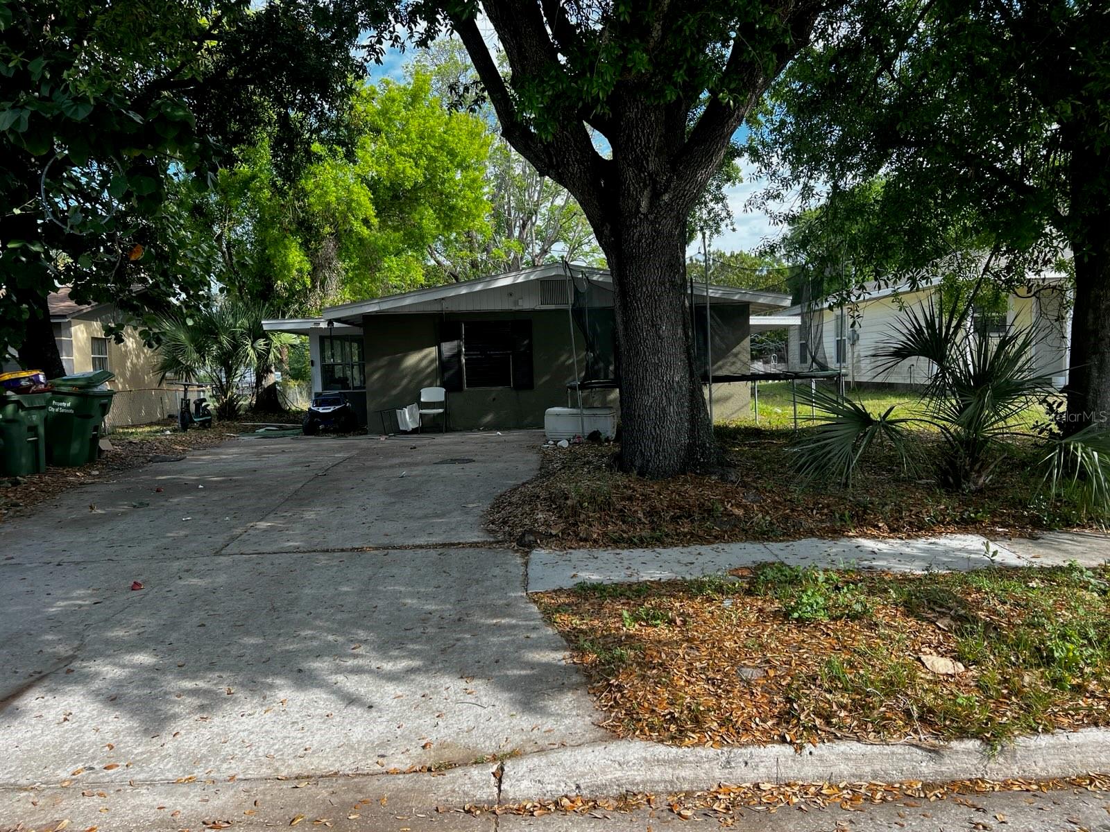 Single Family Residence in SARASOTA, FL - Daniel Dourado