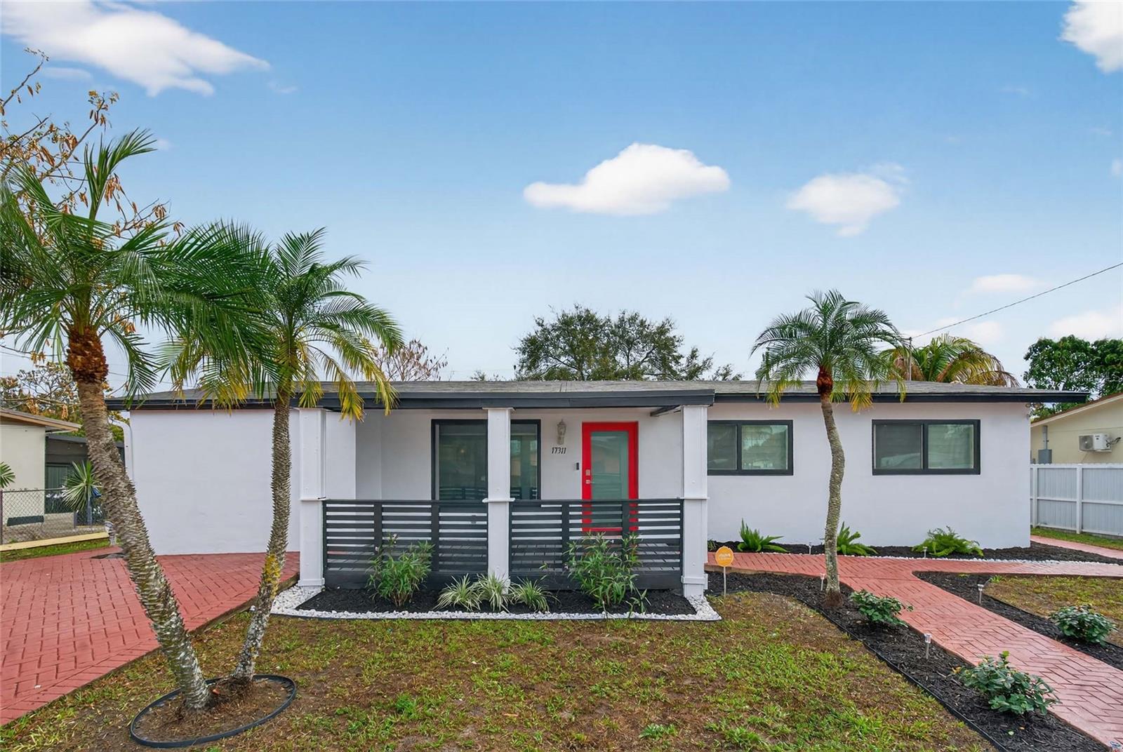 Single Family Residence in MIAMI GARDENS, FL - Daniel Dourado