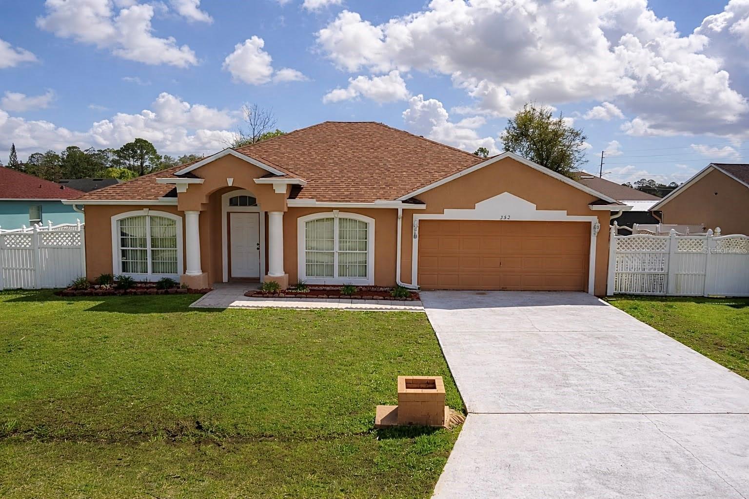 Single Family Residence in KISSIMMEE, FL - Daniel Dourado