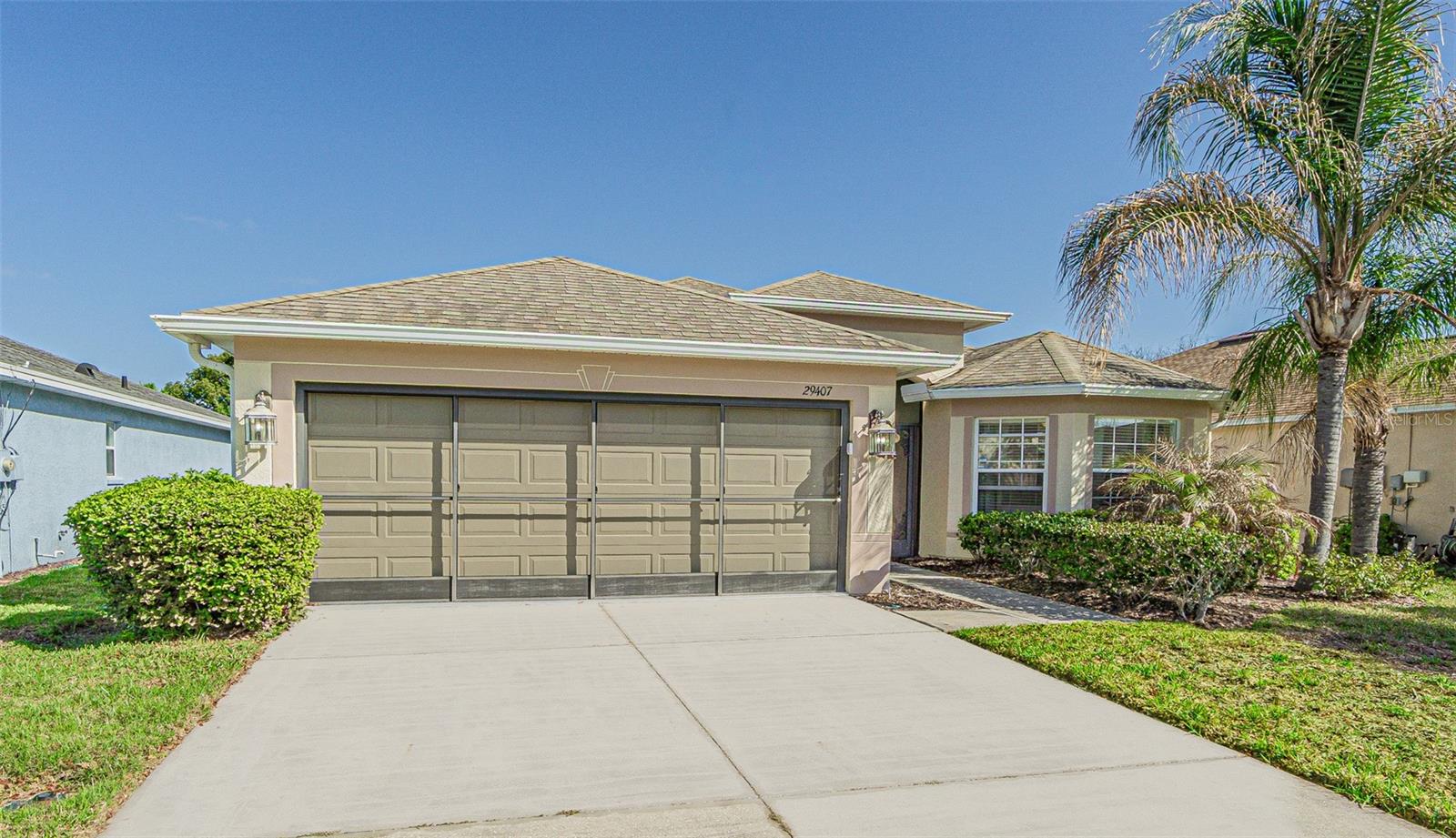 Single Family Residence in SAN ANTONIO, FL - Daniel Dourado