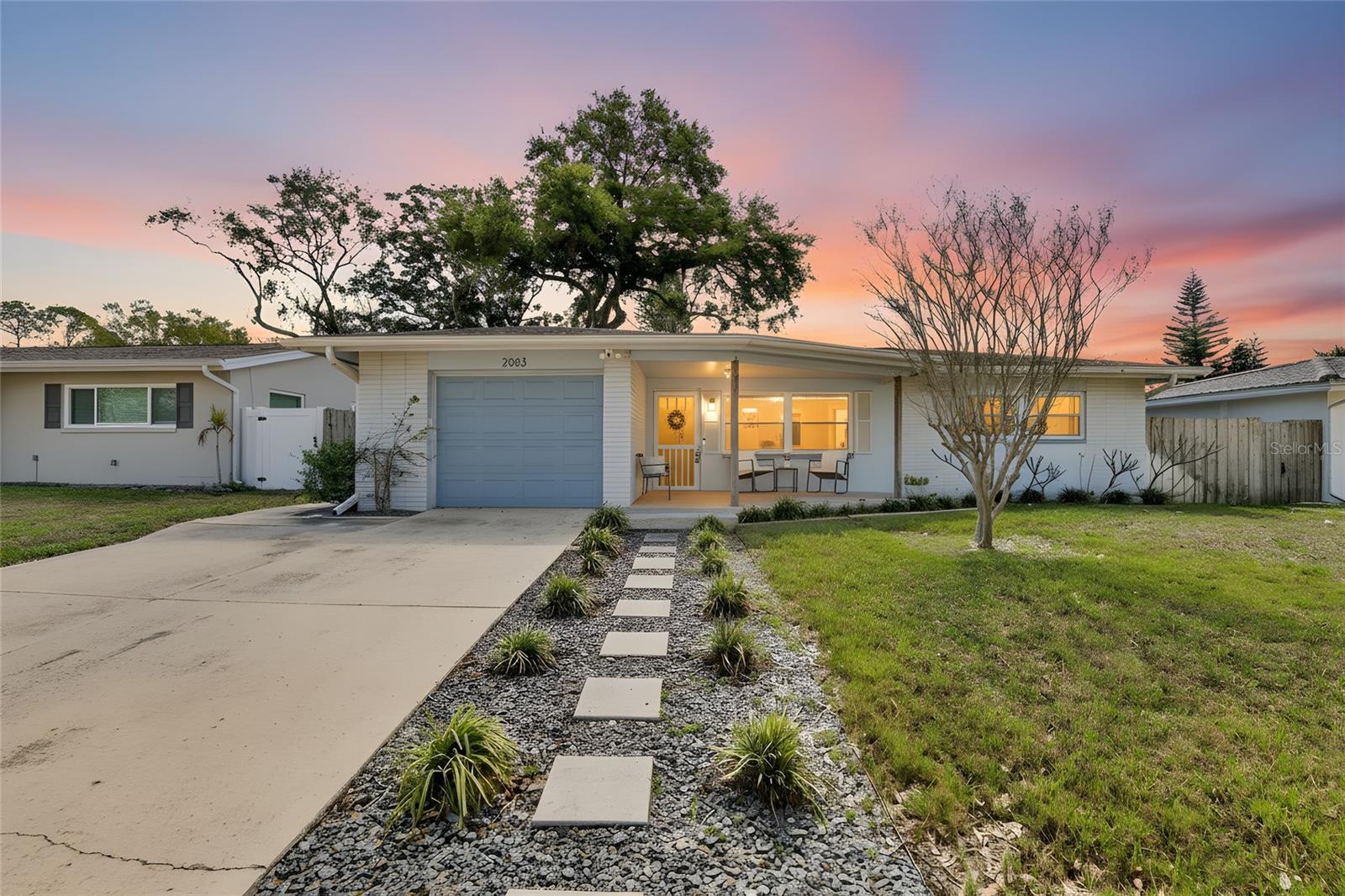 Single Family Residence in CLEARWATER, FL - Daniel Dourado