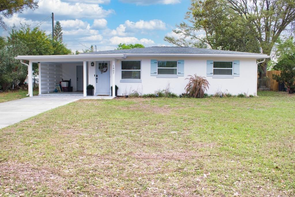 Single Family Residence em SOUTH DAYTONA, FL - Daniel Dourado