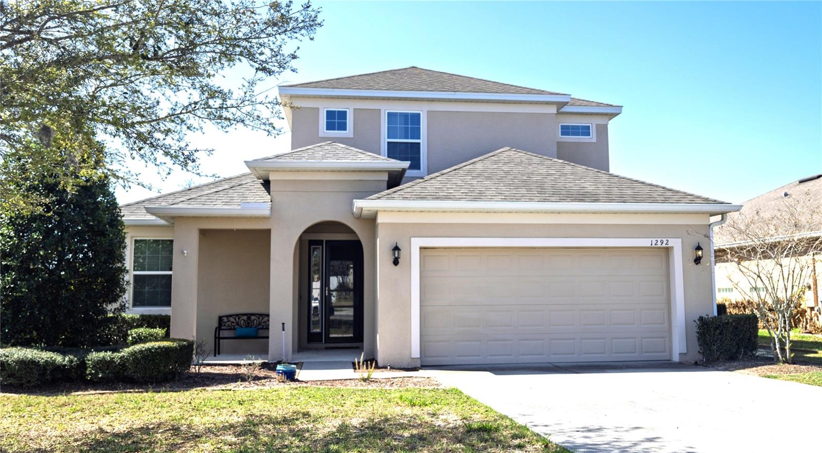 Single Family Residence in MOUNT DORA, FL - Daniel Dourado