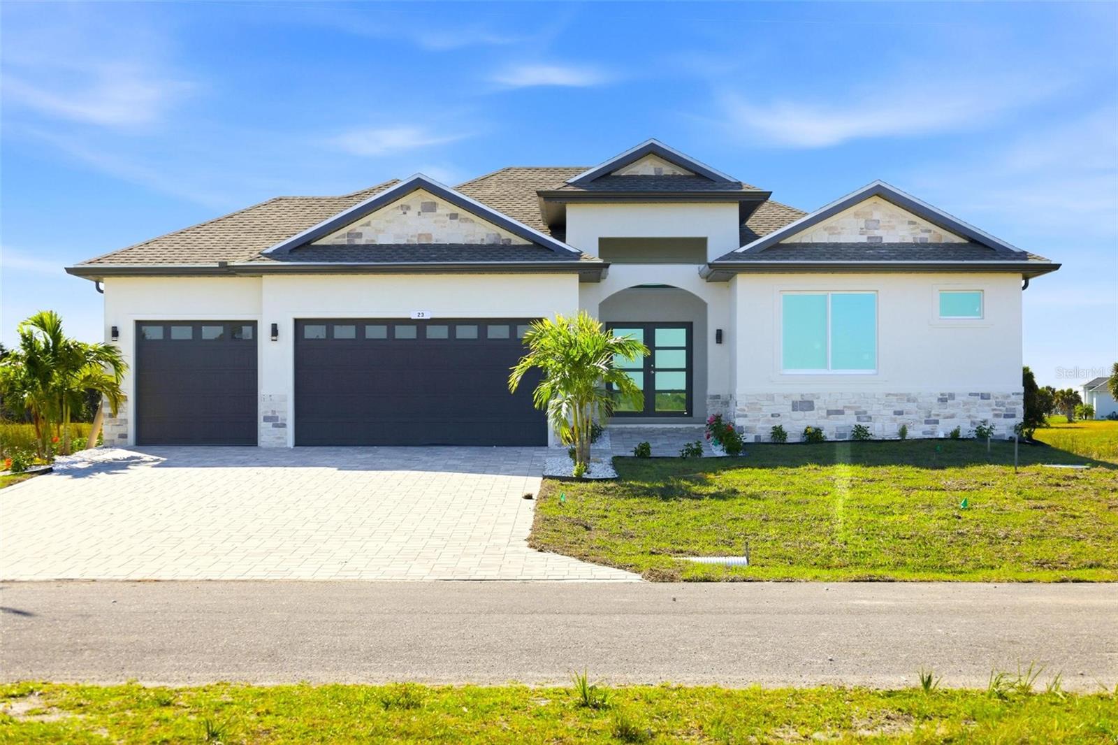Single Family Residence in PLACIDA, FL - Daniel Dourado