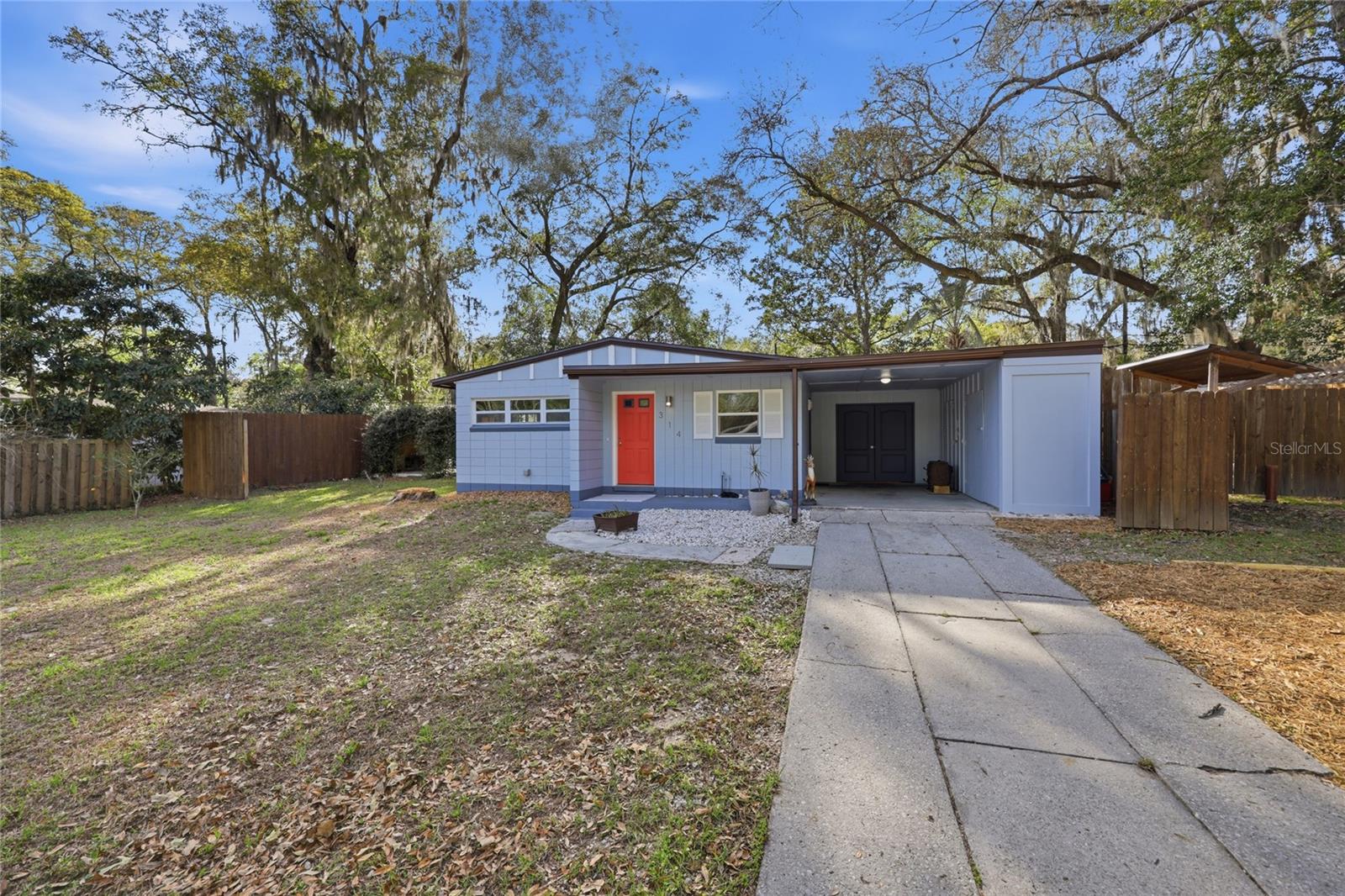 Single Family Residence in GAINESVILLE, FL - Daniel Dourado