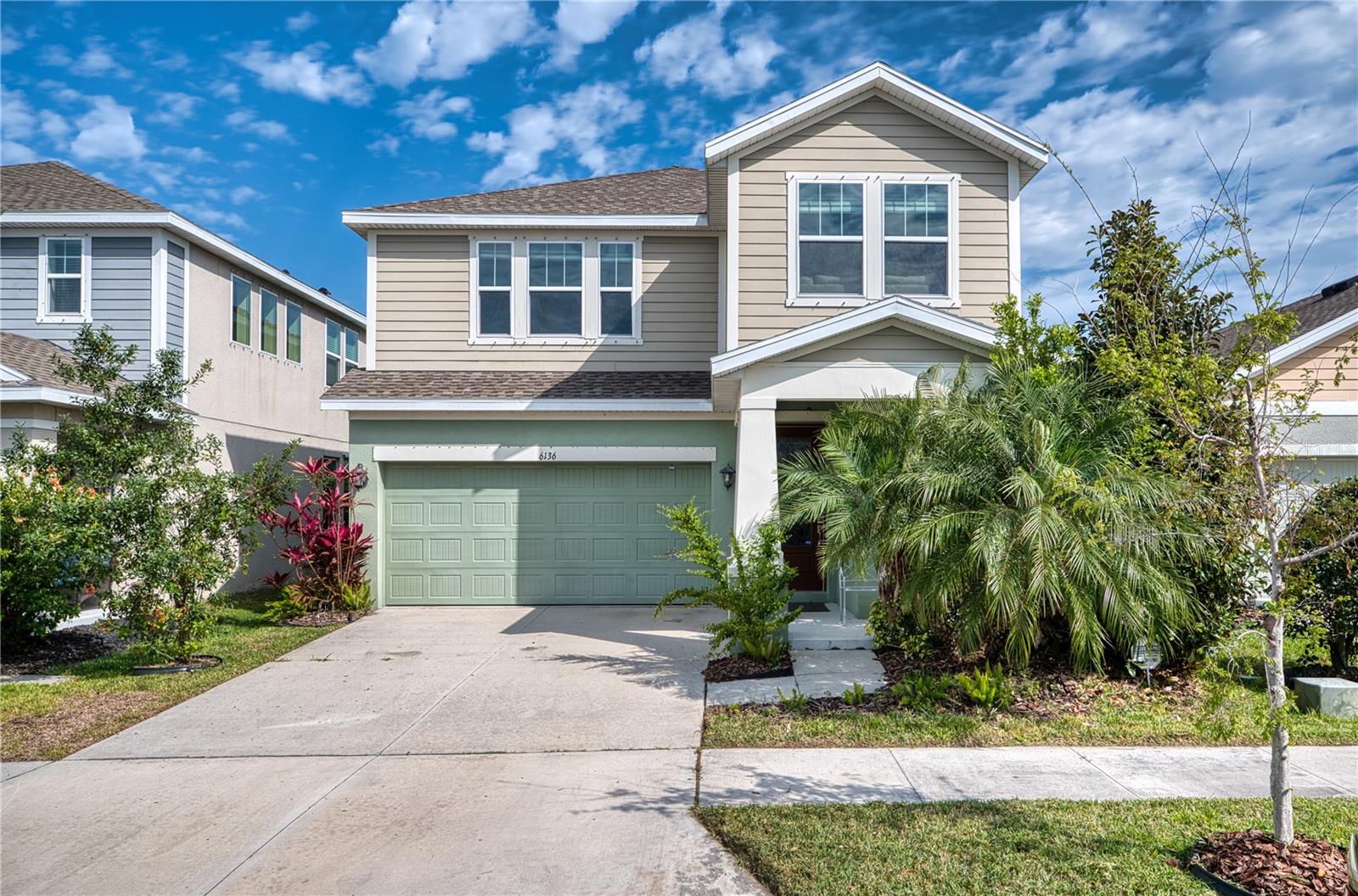 Single Family Residence in APOLLO BEACH, FL - Daniel Dourado