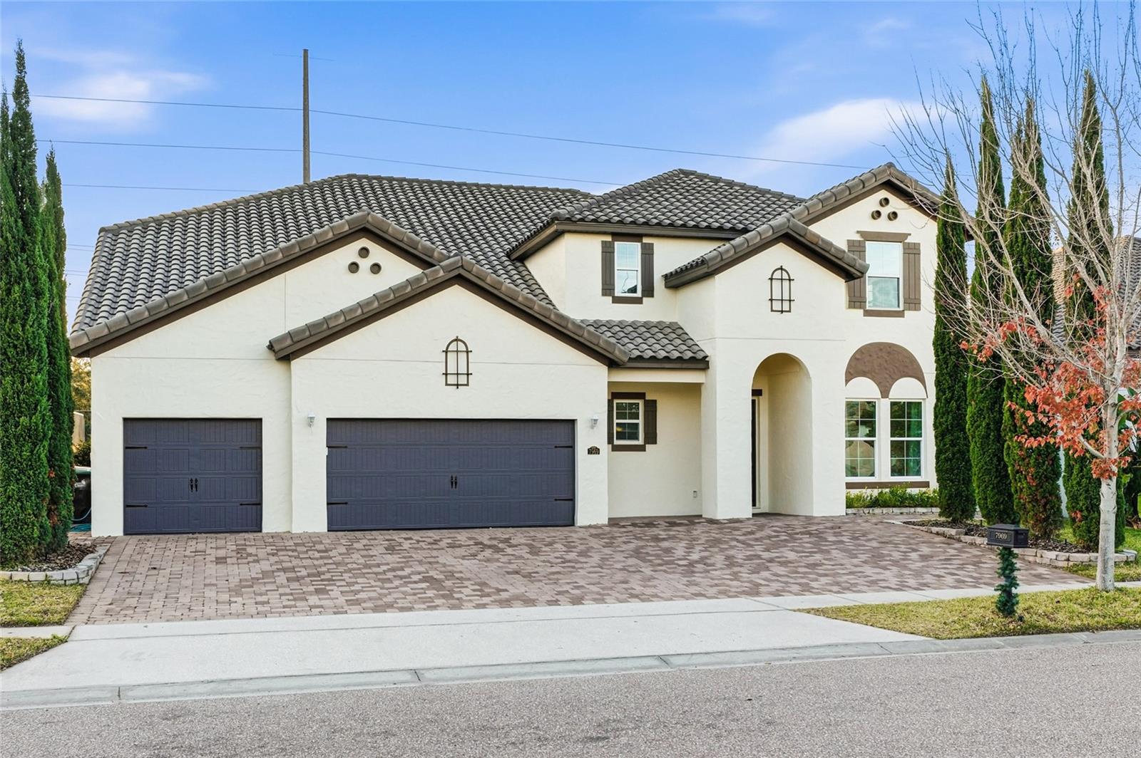 Single Family Residence in ORLANDO, FL - Daniel Dourado