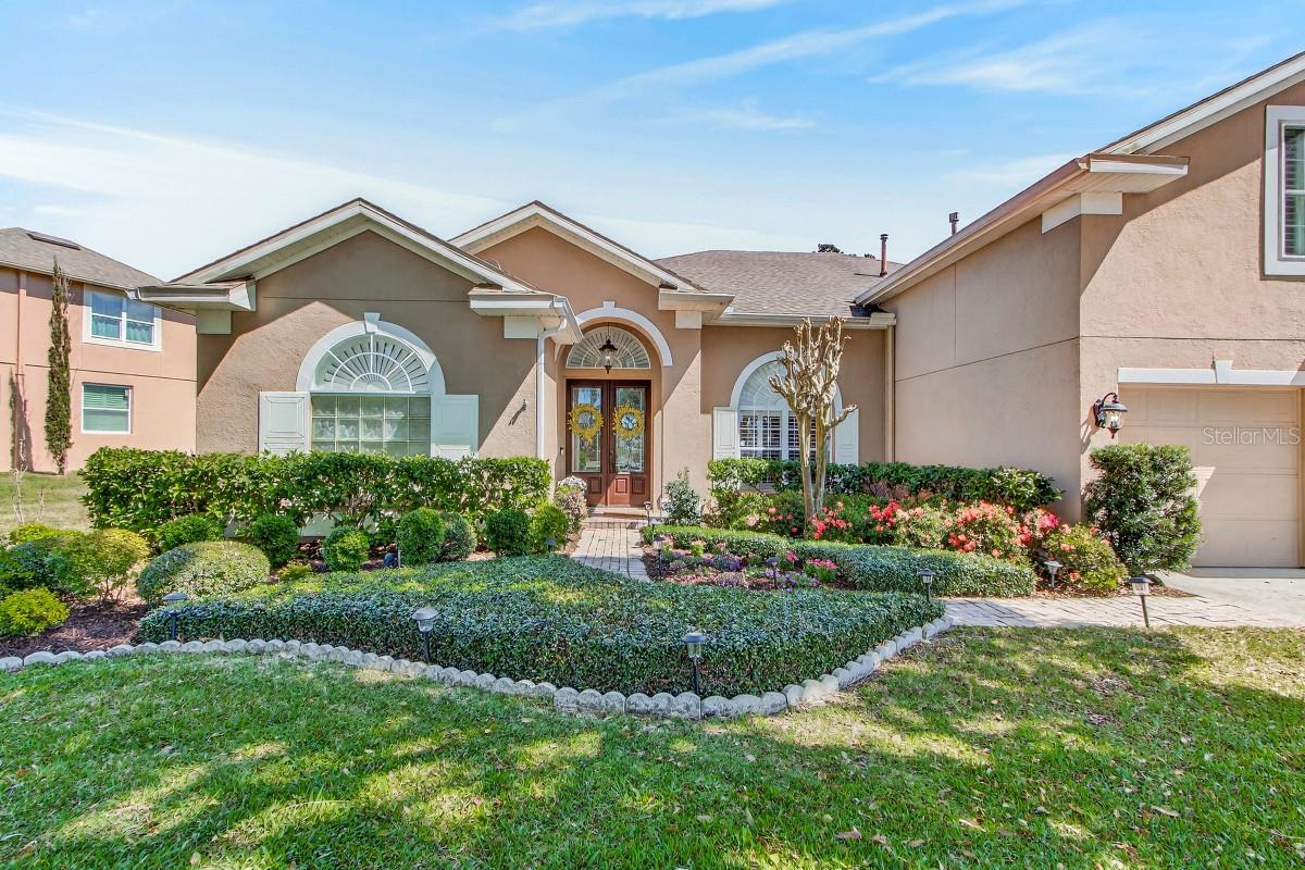 Single Family Residence in OVIEDO, FL - Daniel Dourado