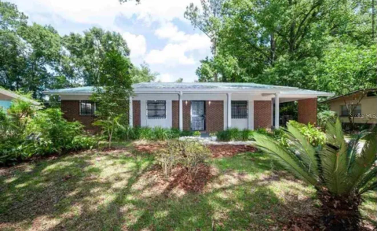 Single Family Residence in GAINESVILLE, FL - Daniel Dourado