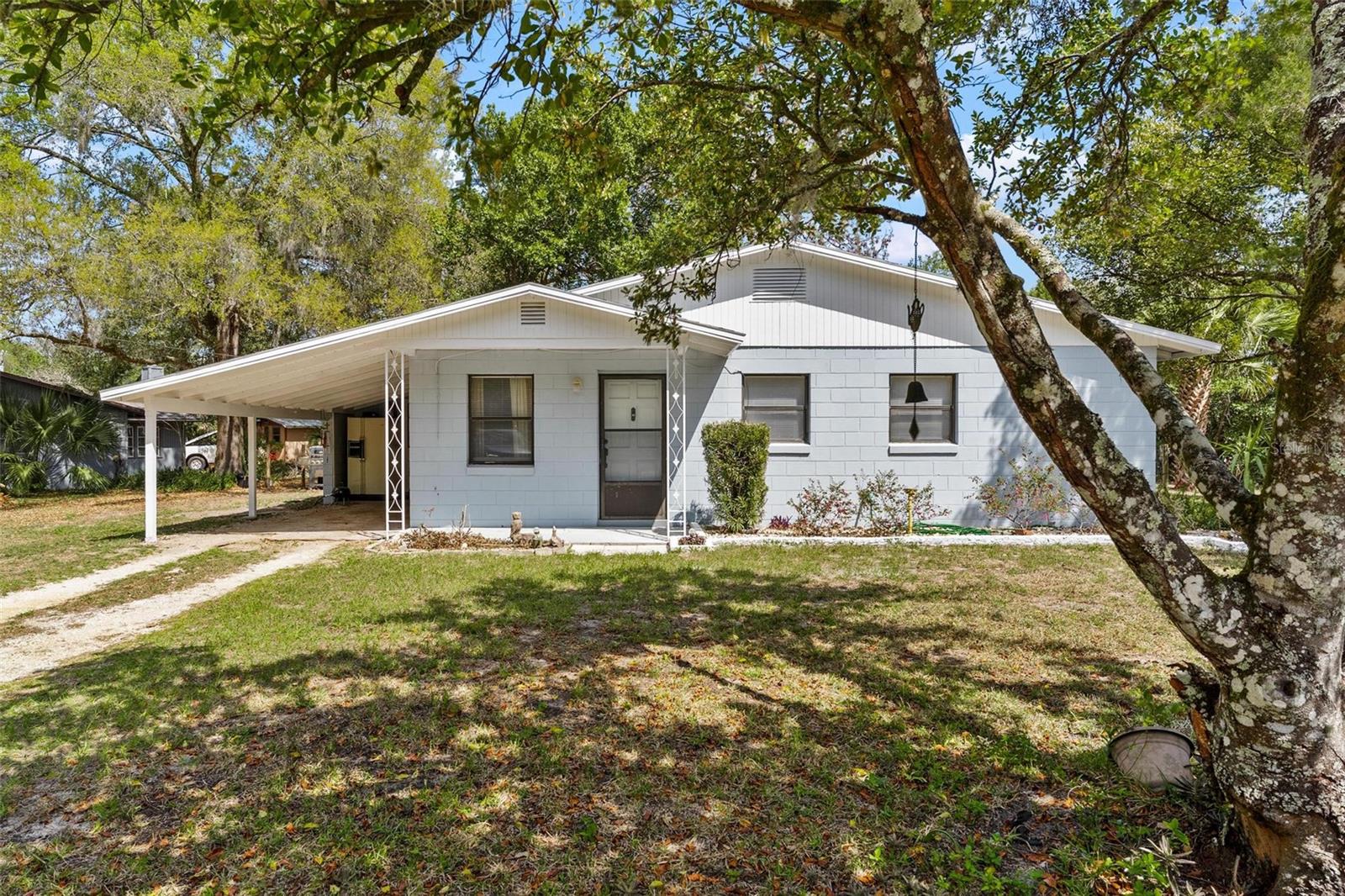 Single Family Residence em FRUITLAND PARK, FL - Daniel Dourado