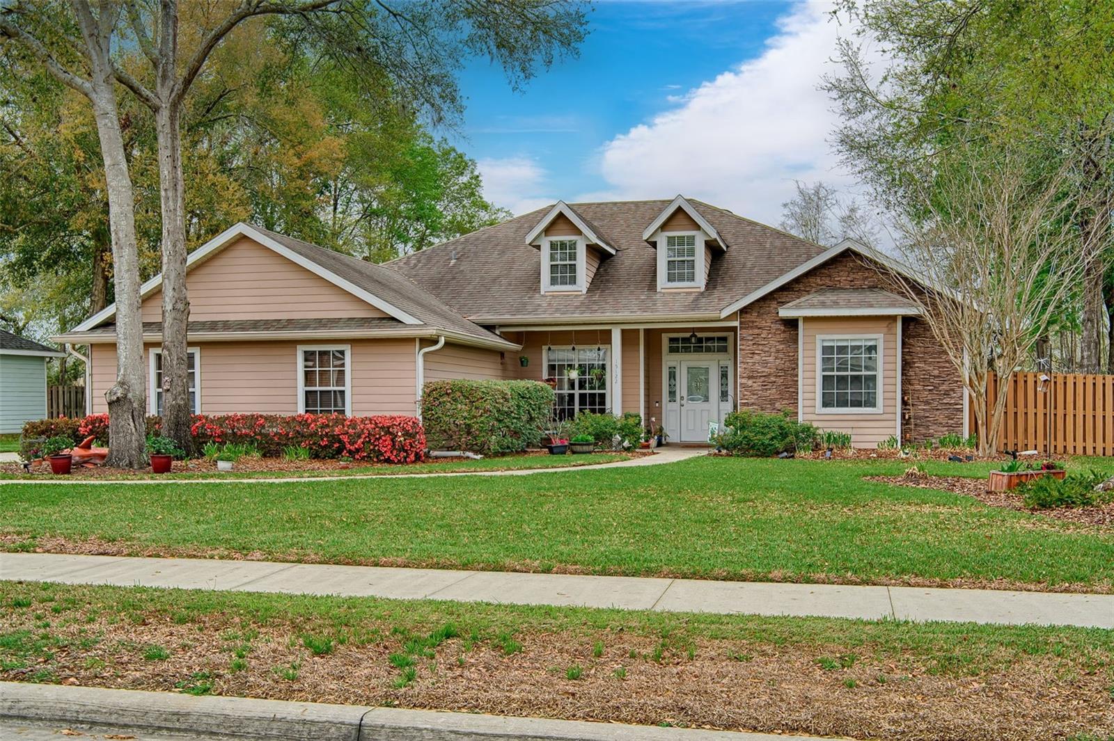 Single Family Residence em ALACHUA, FL - Daniel Dourado