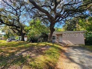 Single Family Residence in ORLANDO, FL - Daniel Dourado