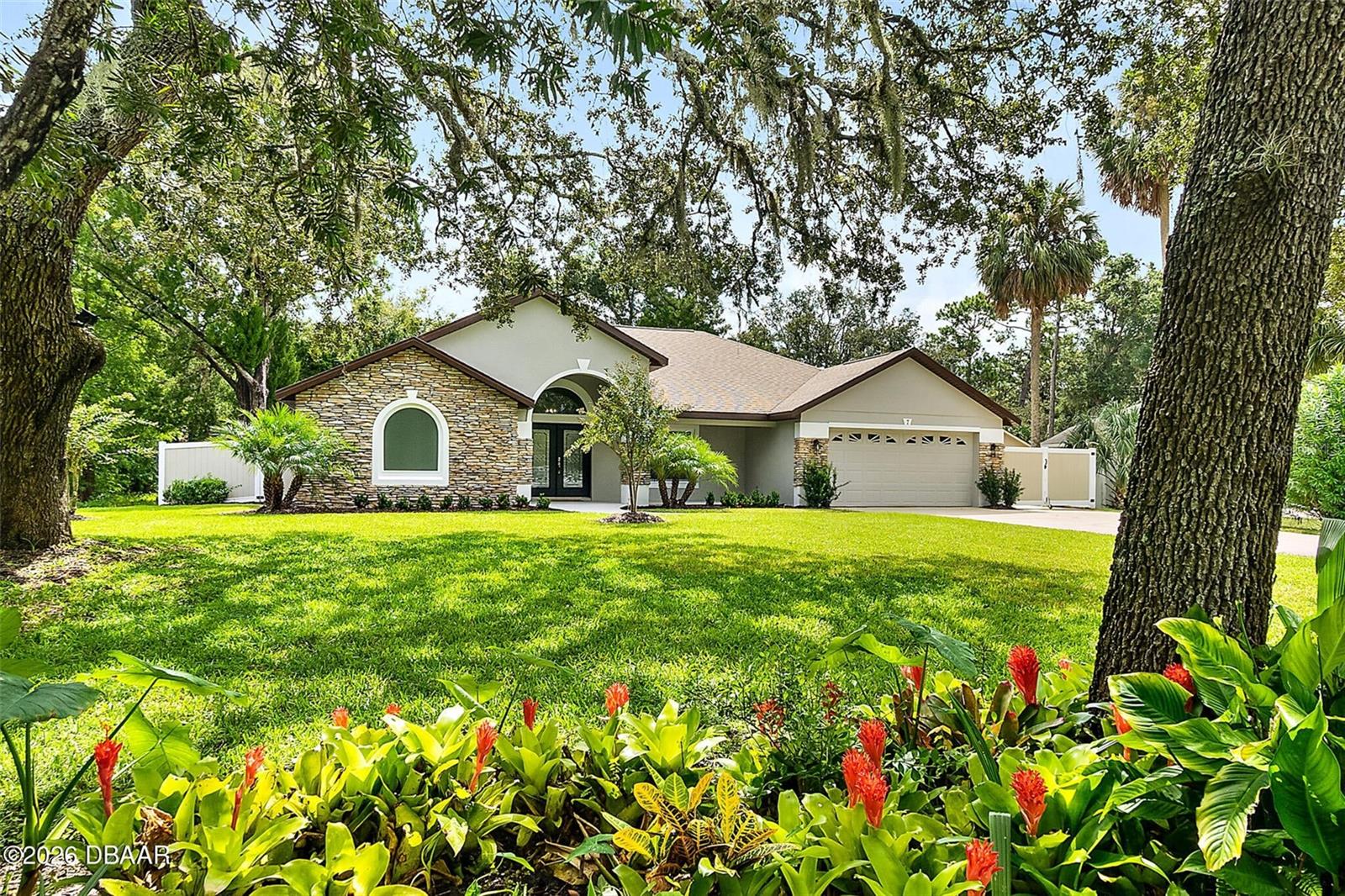 Single Family Residence em ORMOND BEACH, FL - Daniel Dourado