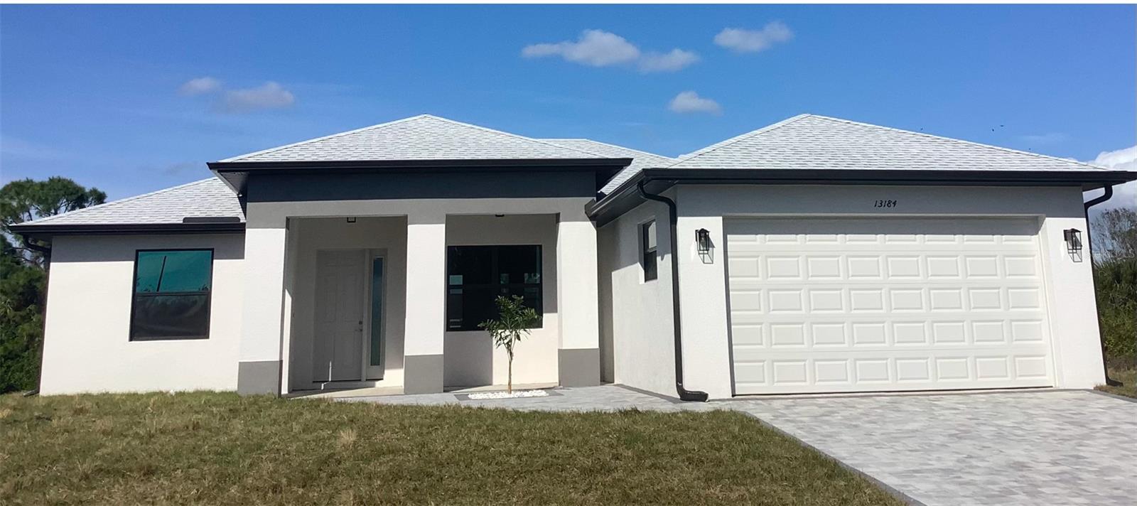 Single Family Residence in PORT CHARLOTTE, FL - Daniel Dourado