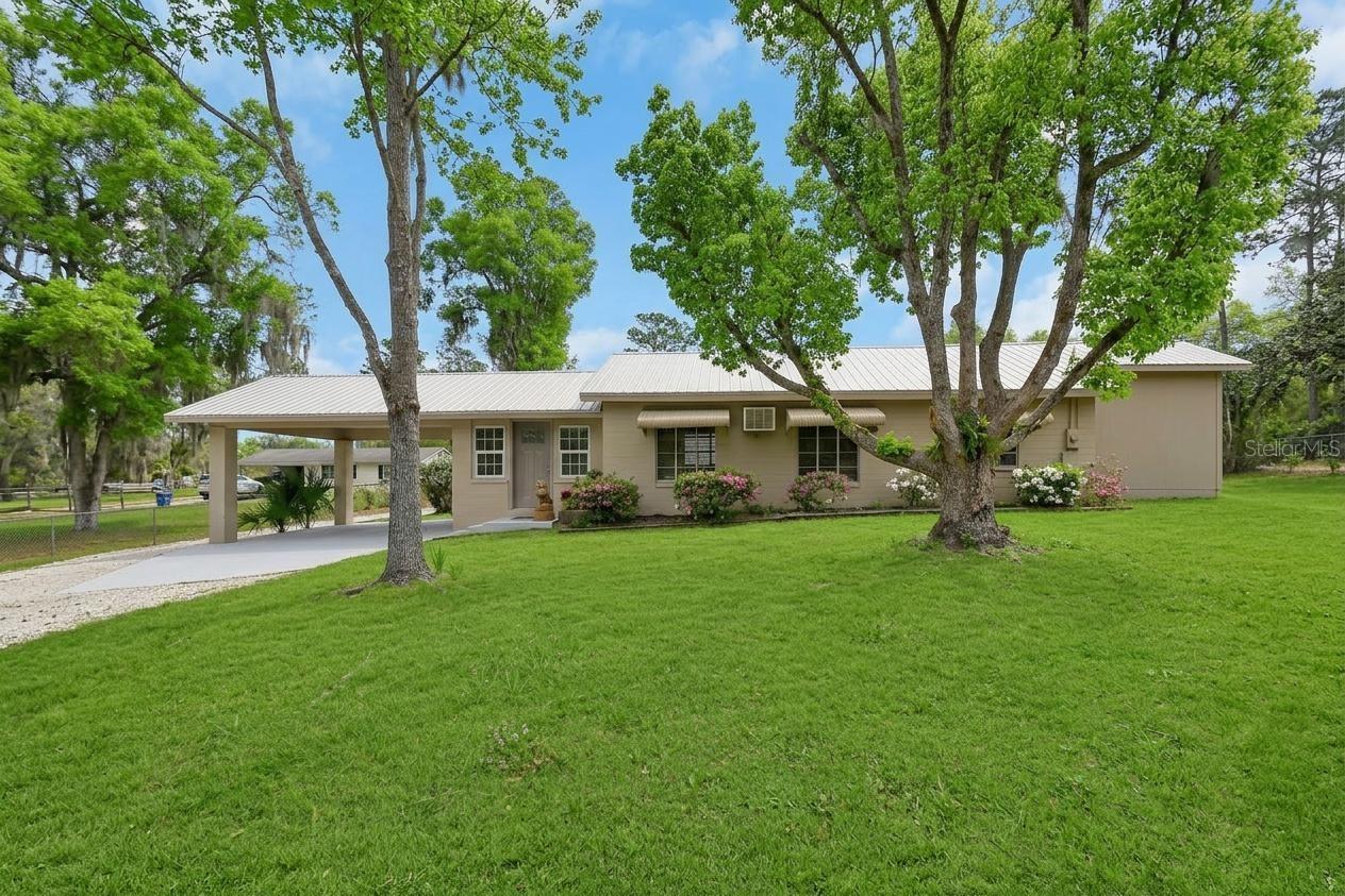 Single Family Residence em DE LEON SPRINGS, FL - Daniel Dourado