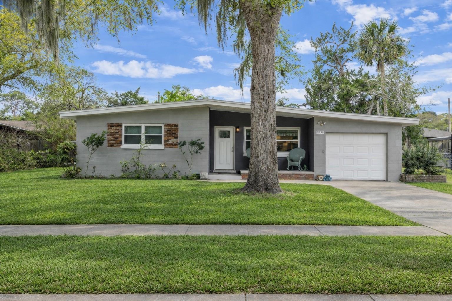 Single Family Residence em SOUTH DAYTONA, FL - Daniel Dourado