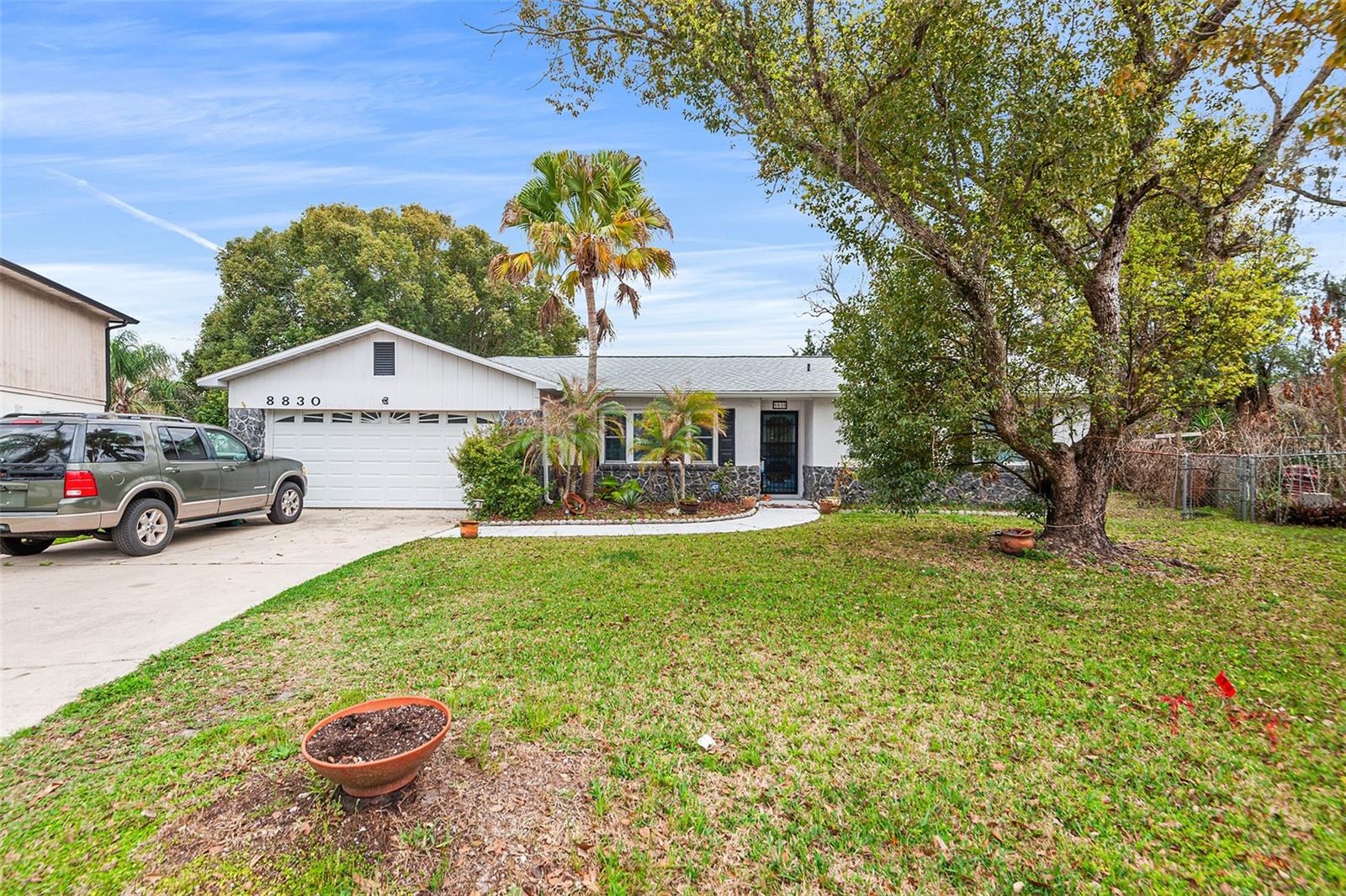 Single Family Residence in ORLANDO, FL - Daniel Dourado