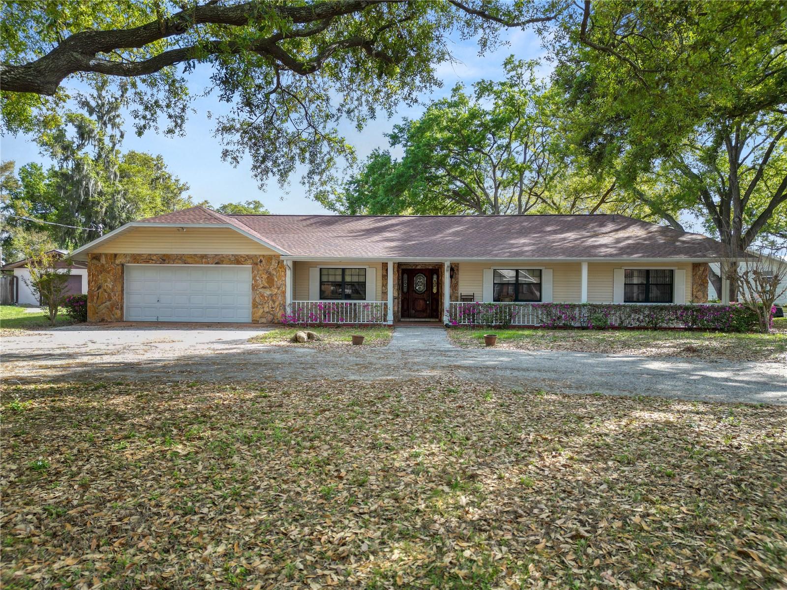 Single Family Residence in PLANT CITY, FL - Daniel Dourado