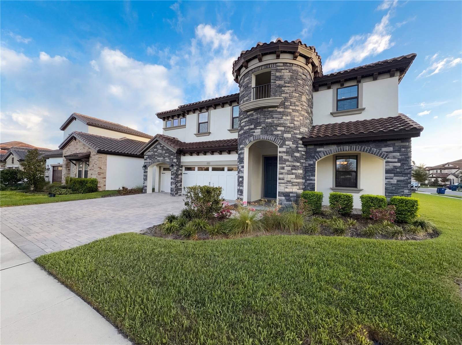 Single Family Residence in SAN ANTONIO, FL - Daniel Dourado