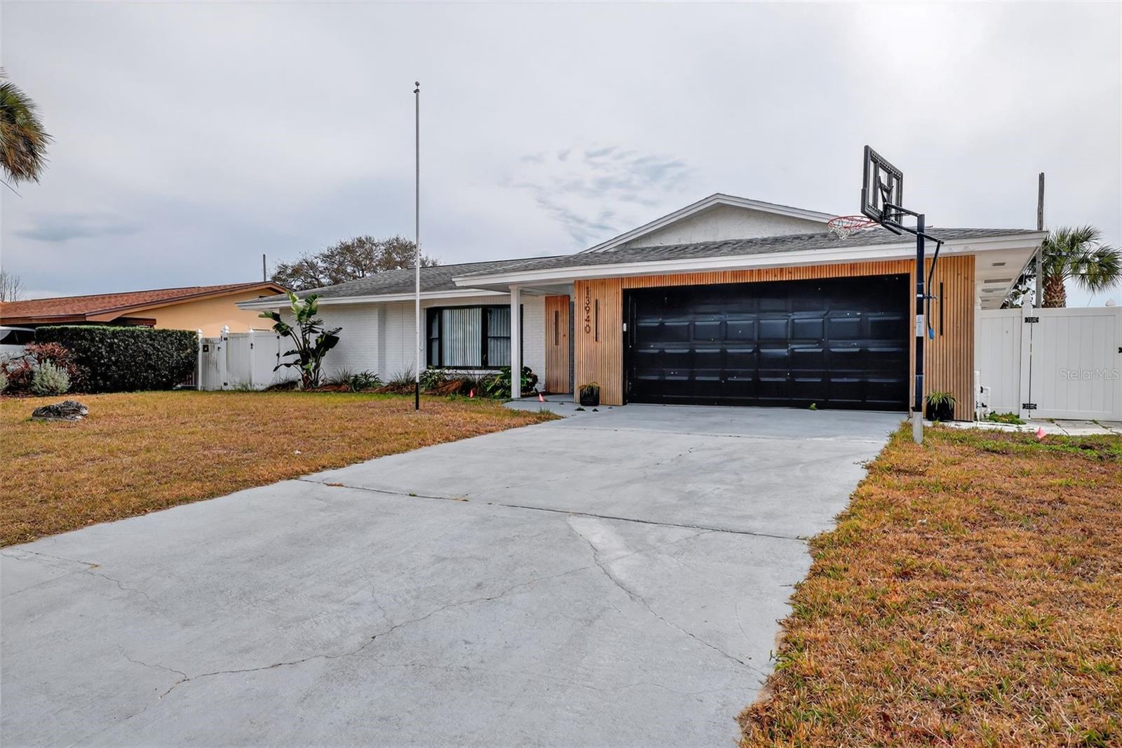 Single Family Residence em SEMINOLE, FL - Daniel Dourado