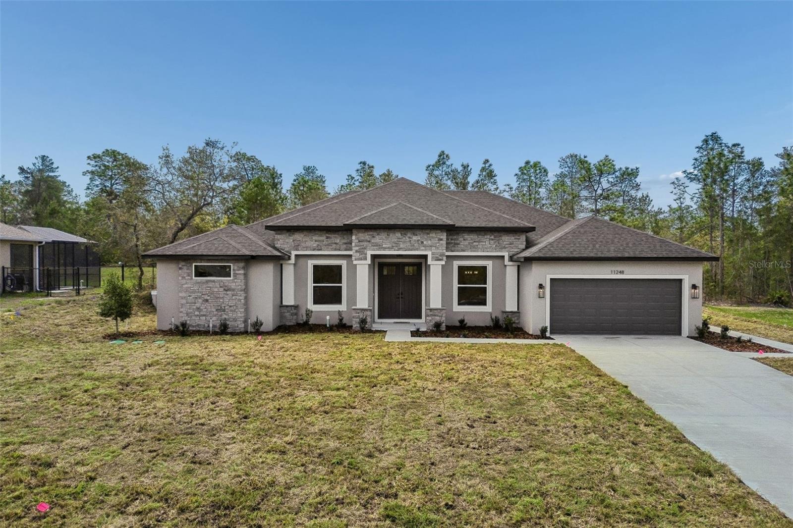 Single Family Residence in WEEKI WACHEE, FL - Daniel Dourado